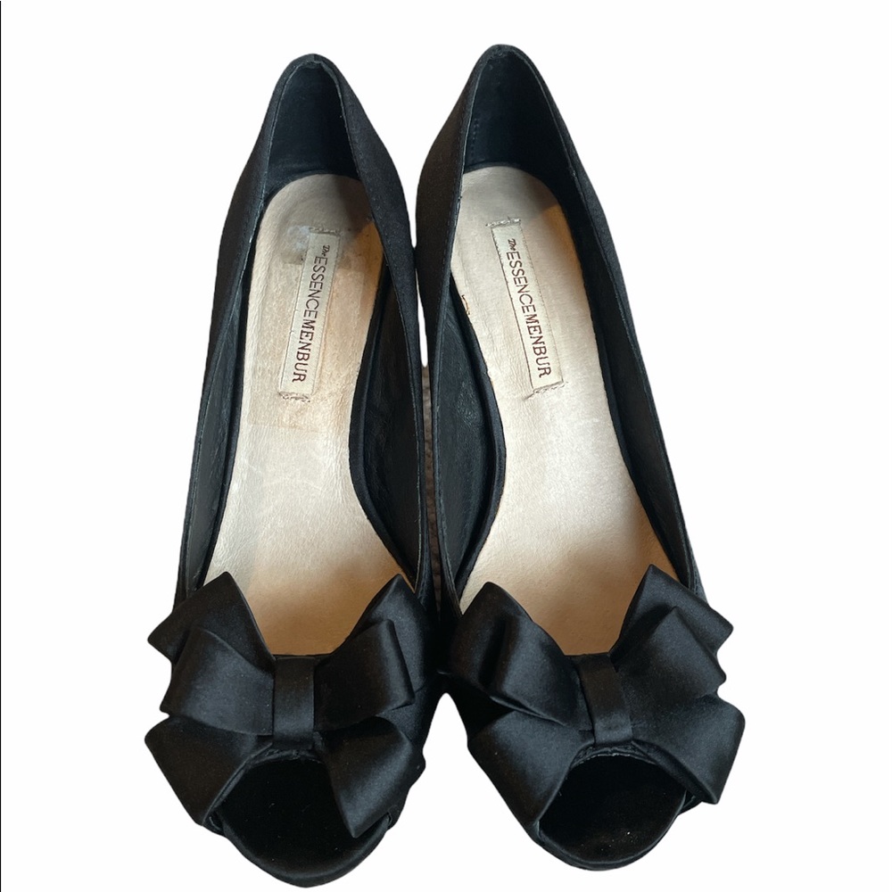 Menbur satin bow heels size 37 (6.5)